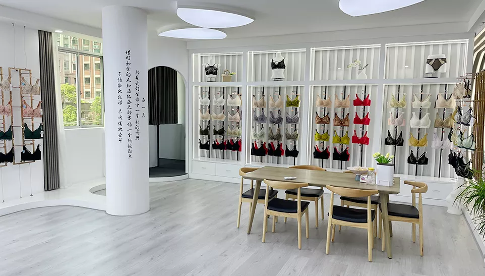 广东枫华婷服饰有限公司 | Guangdong Fenghuating Clothing Co., Ltd.